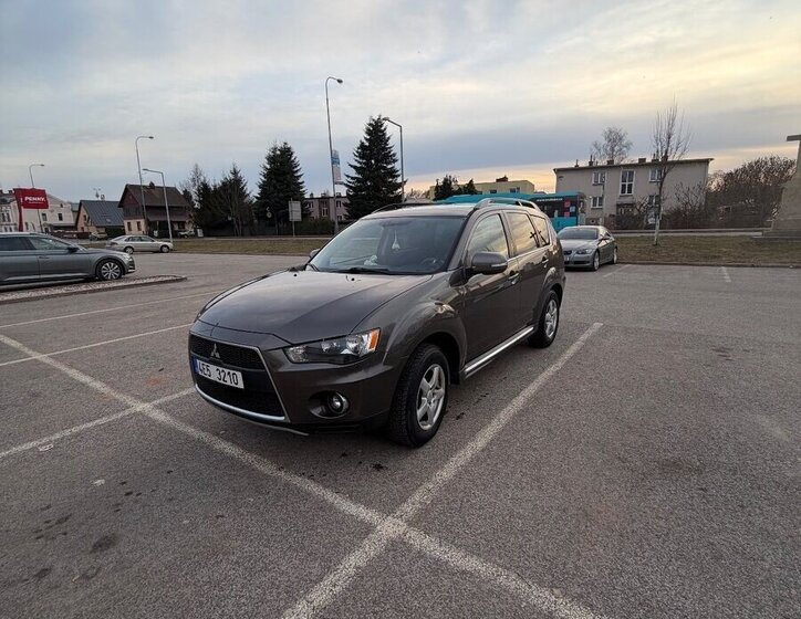 Mitsubishi Outlander SUV / Terénní 0,0 0