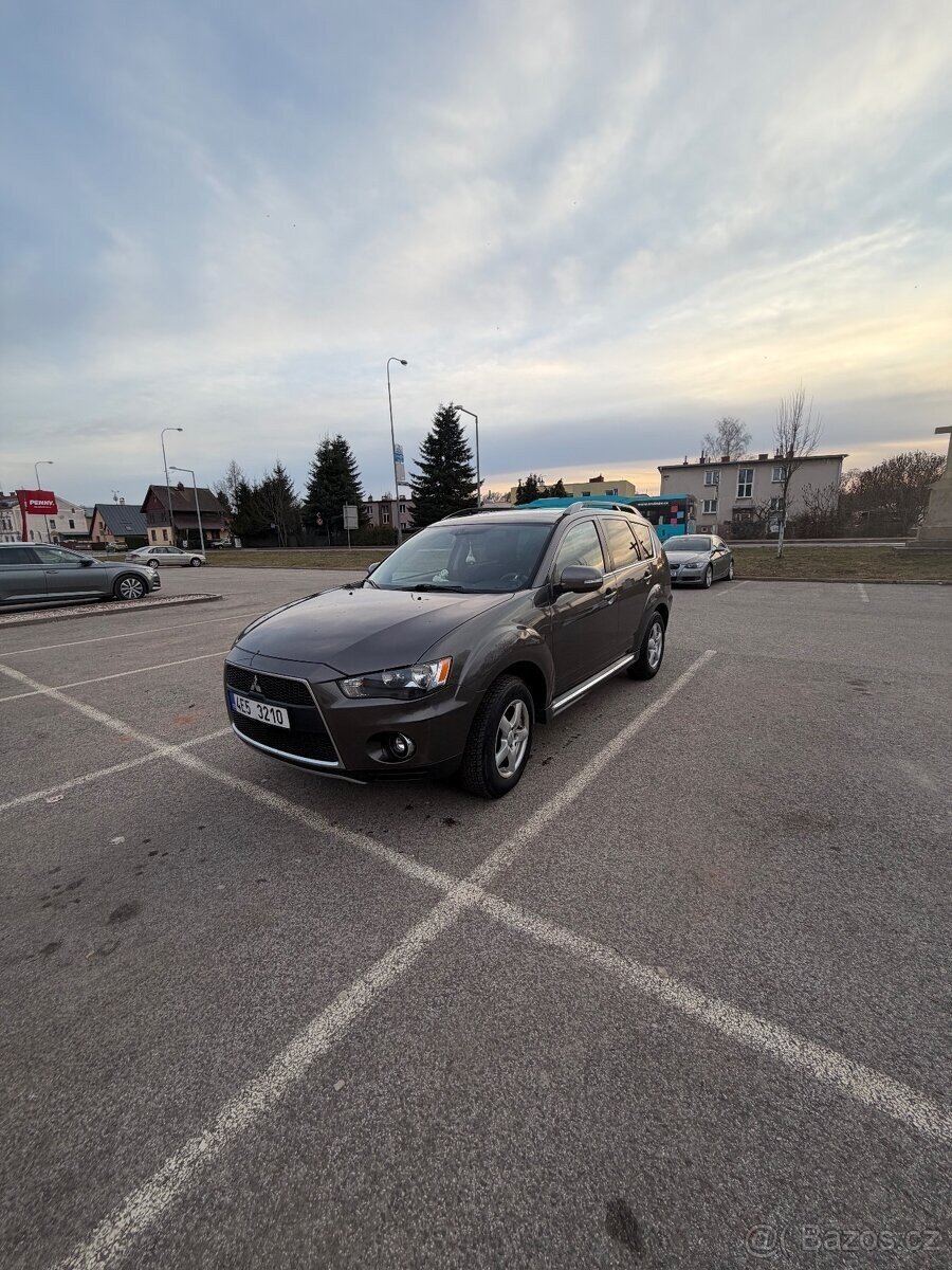 Mitsubishi Outlander SUV / Terénní 0,0 0