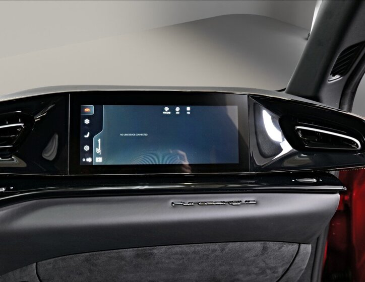 Ferrari Purosangue SUV / Terénní 6,5 l 529 kw