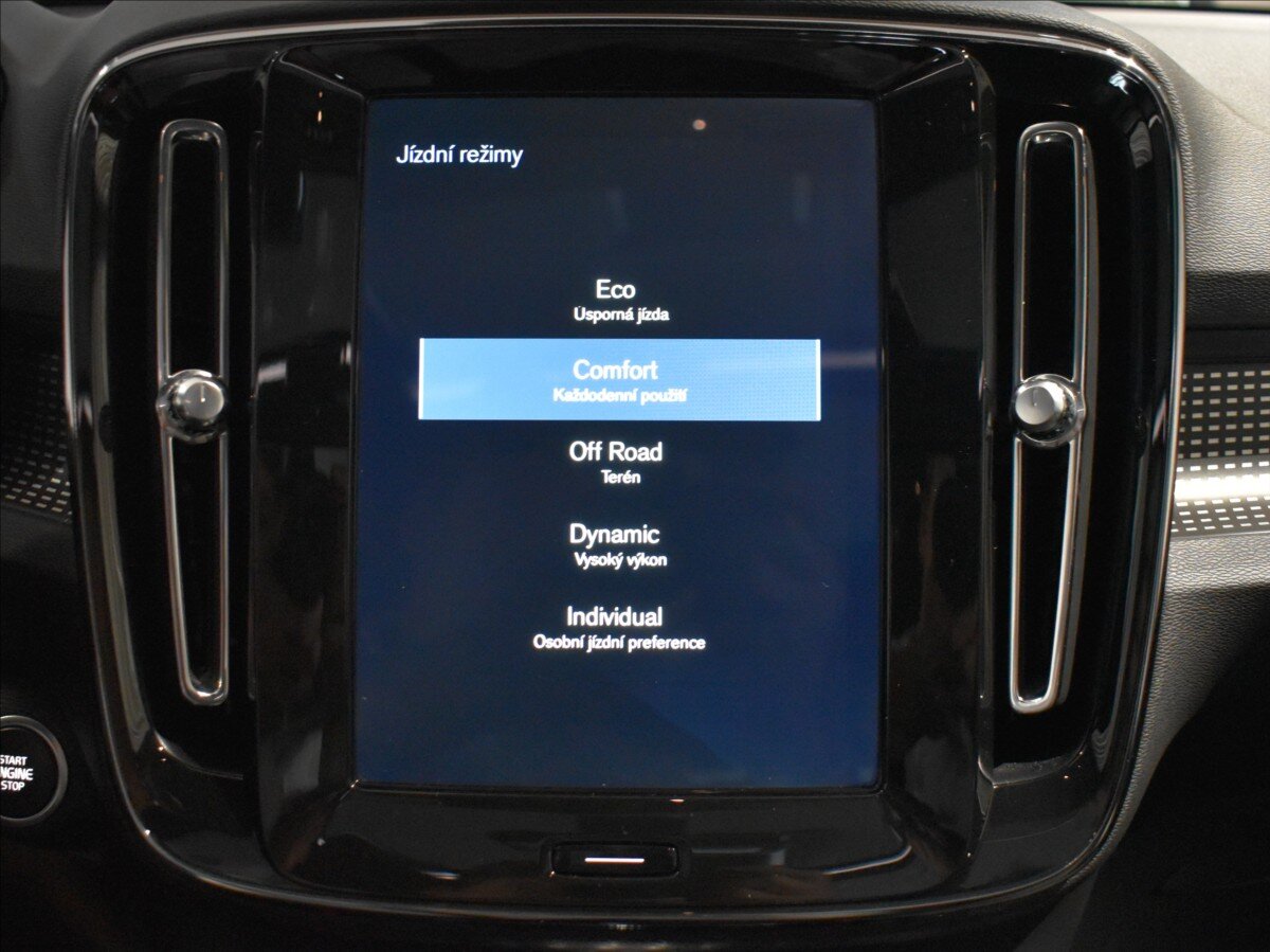 Volvo XC40 SUV 2,0 l 140 kw