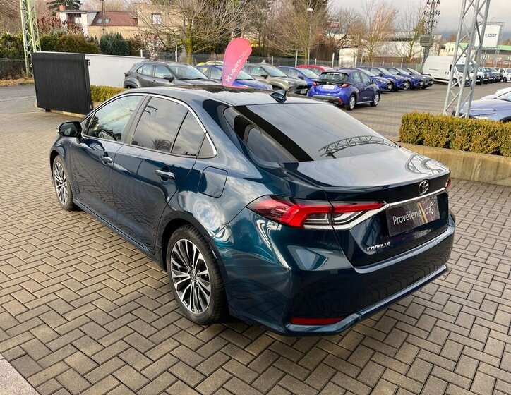 Toyota Corolla Sedan 1,5 l 92 kw