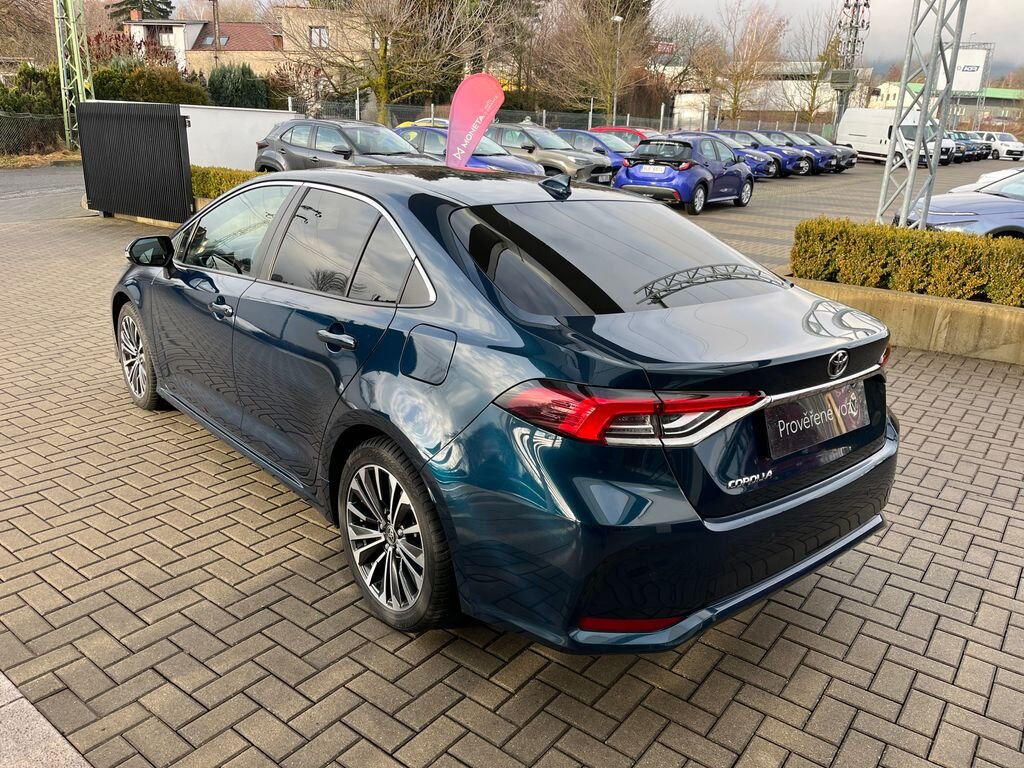 Toyota Corolla Sedan 1,5 l 92 kw