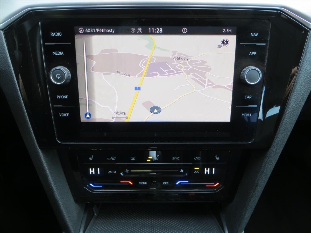 Volkswagen Passat Kombi 1,5 l 110 kw