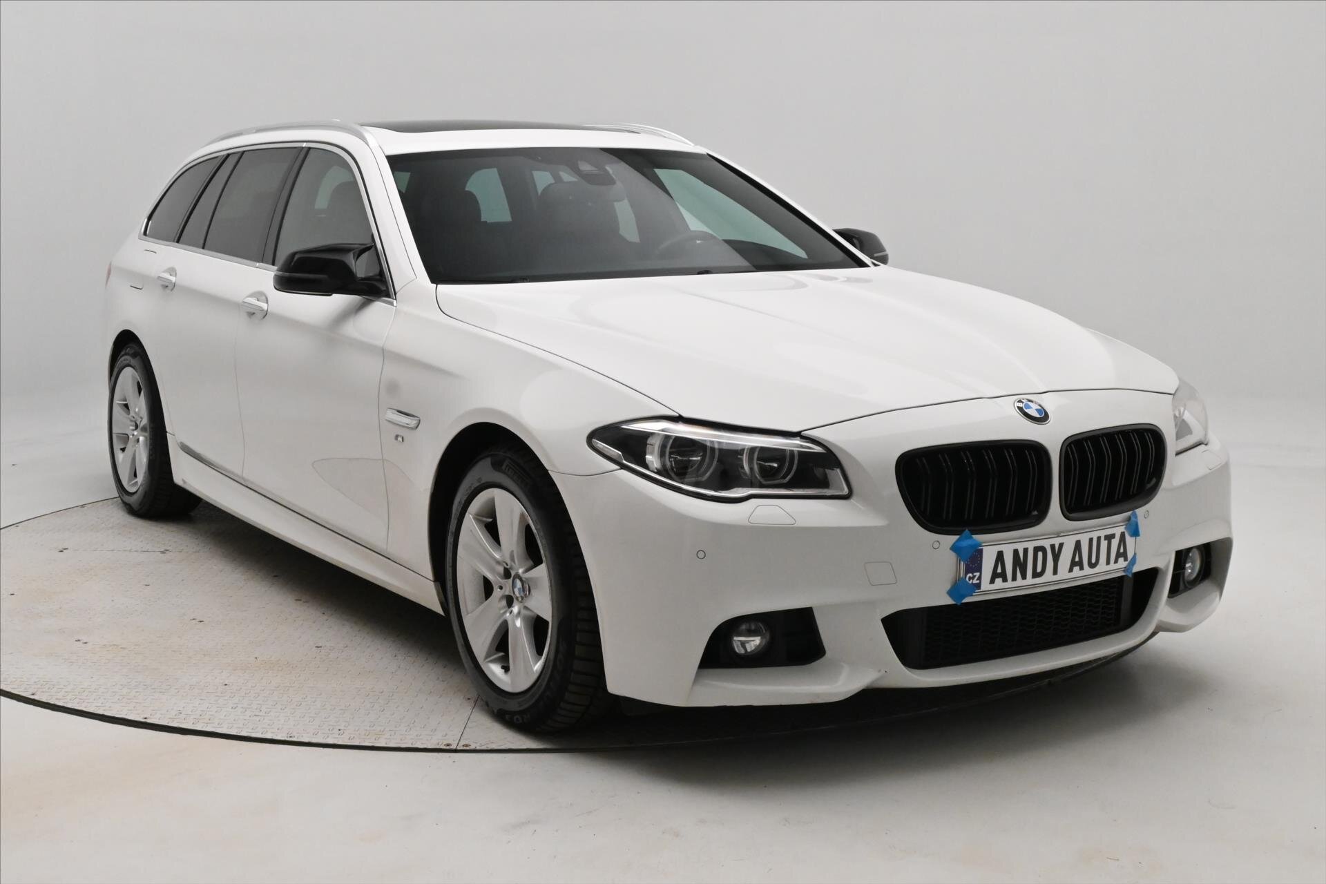 BMW Řada 5 Kombi 3,0 l 190 kw