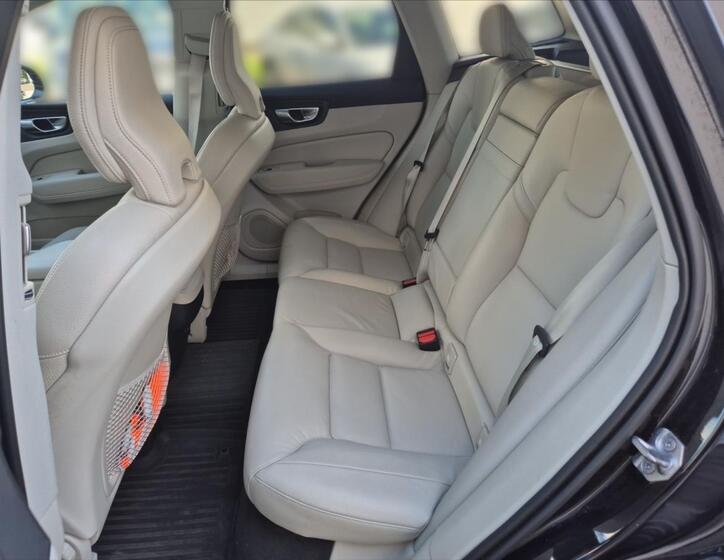 Volvo XC60 10