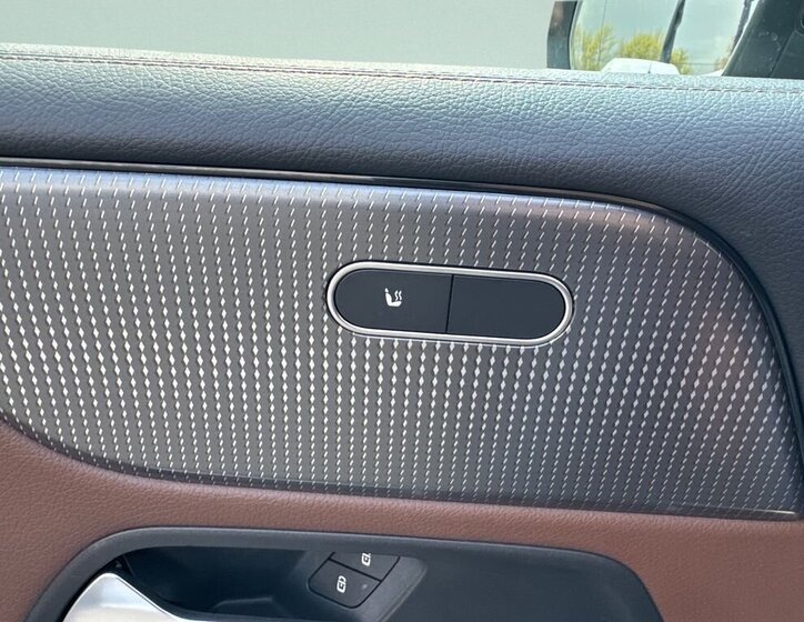 Mercedes-Benz GLB SUV / Terénní 1,3 l 100 kw