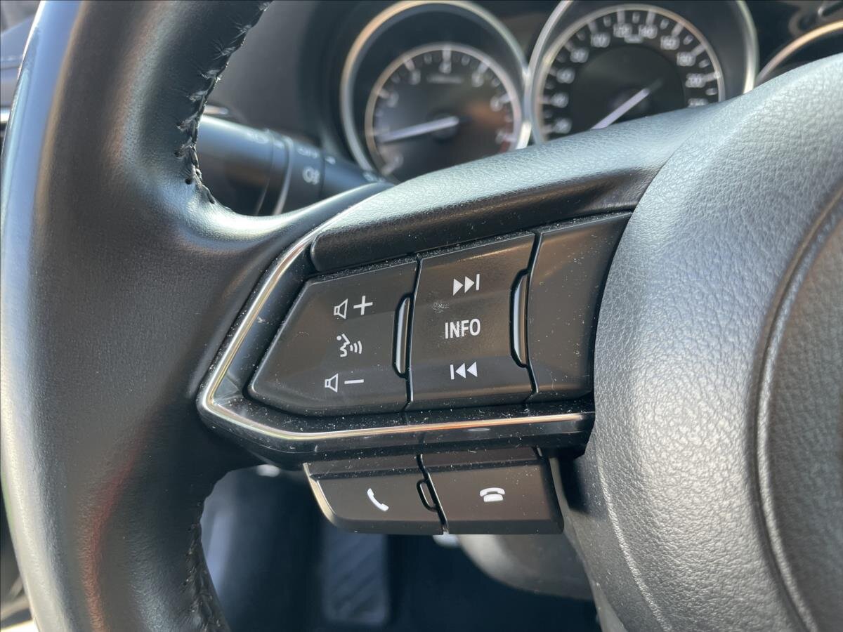 Mazda 6 Sedan / Limuzína 2,0 l 121 kw