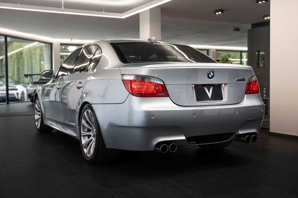 BMW M5 Sedan / Limuzína 5,0 l 373 kw