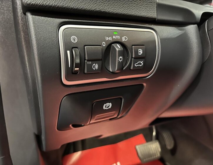 Volvo V60 Kombi 2,4 l 140 kw