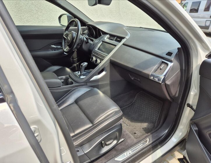 Jaguar E-Pace SUV 2,0 l 184 kw