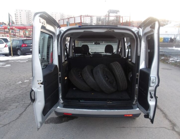 Fiat Dobló Kombi 1,6 l 66 kw