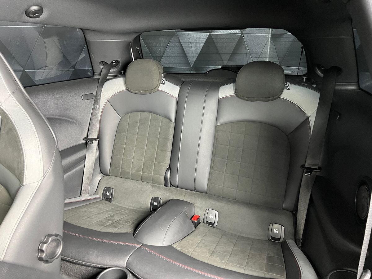 Mini Cooper Hatchback 2,0 l 170 kw