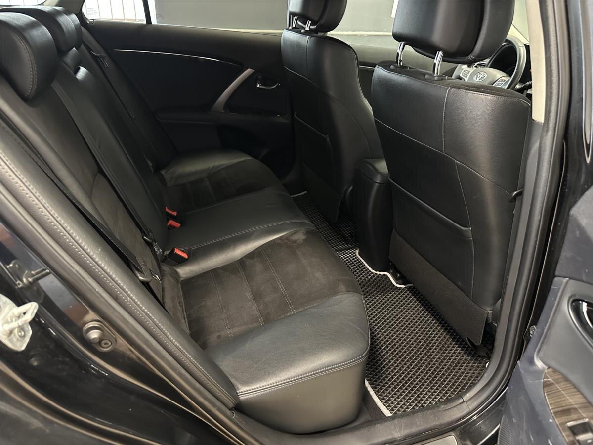 Toyota Avensis Kombi 2,0 l 91 kw