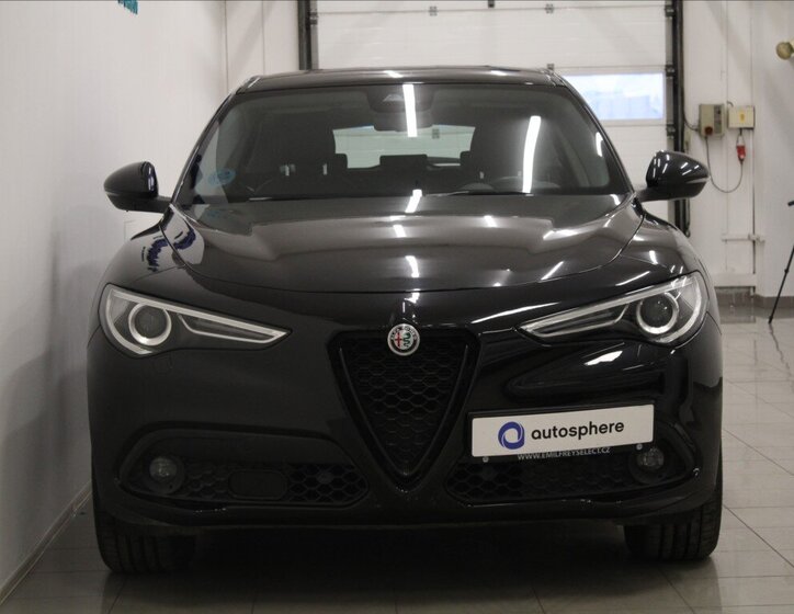 Alfa Romeo Stelvio SUV / Terénní 2,1 l 140 kw