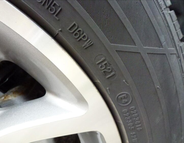 Citroën C-Crosser SUV 2,2 l 115 kw