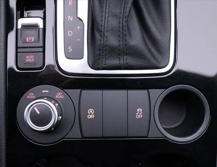 Volkswagen Touareg SUV / Terénní 3,0 l 150 kw