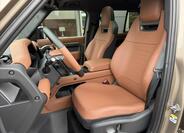 Land Rover Defender 12