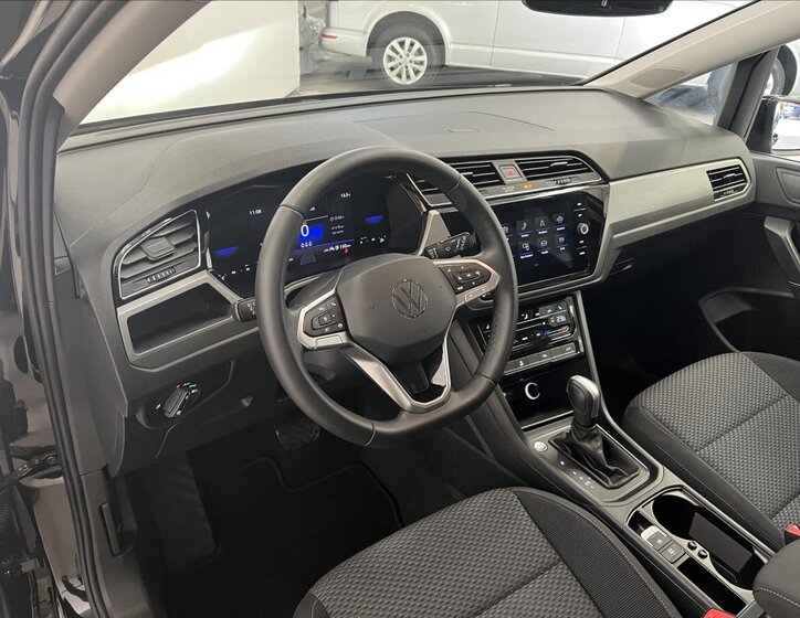 Volkswagen Touran MPV 1,5 l 110 kw