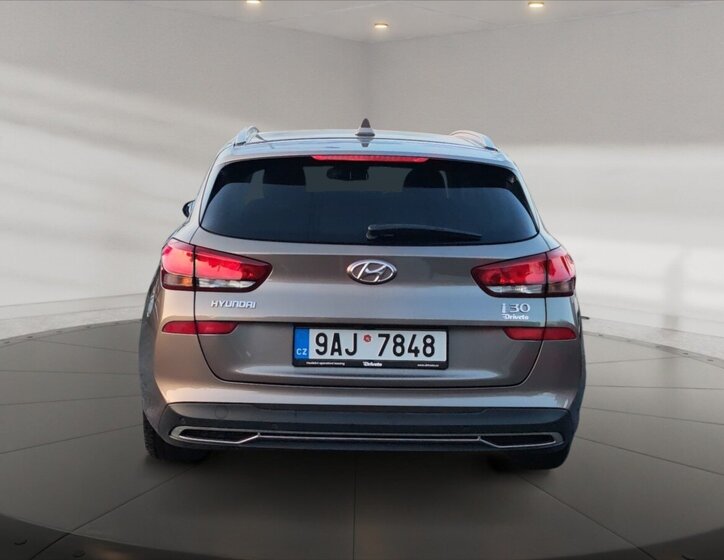 Hyundai i30 4