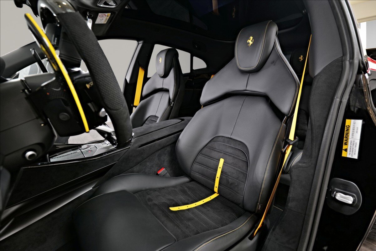 Ferrari Purosangue SUV / Terénní 6,5 l 529 kw