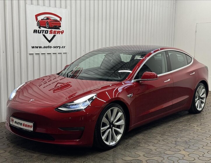 Tesla Model 3 Liftback 0,0 324 kw