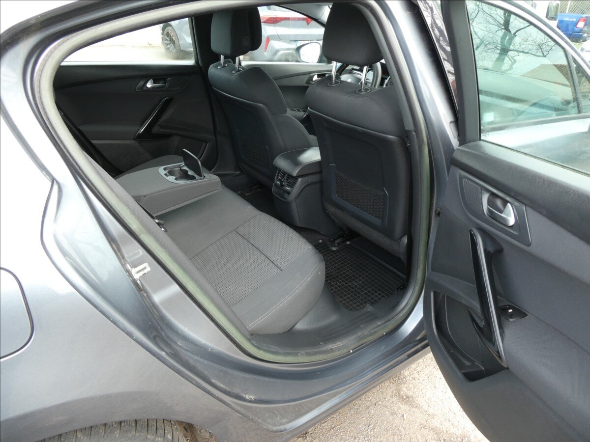 Peugeot 508 Sedan / Limuzína 1,6 l 115 kw