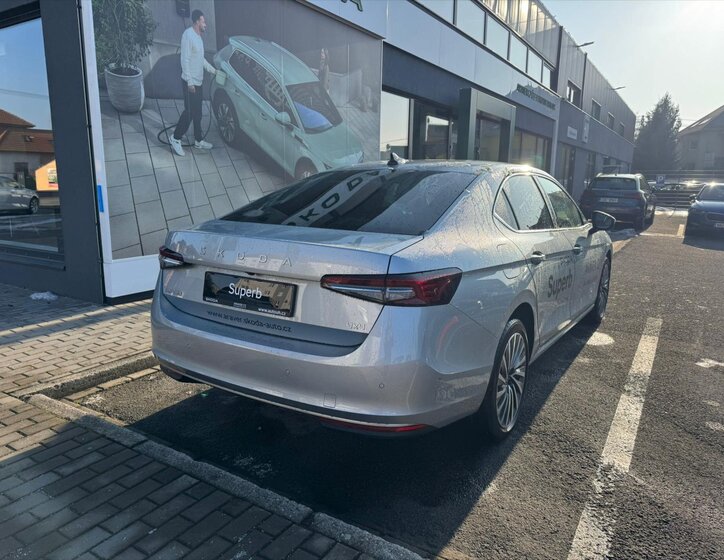 Škoda Superb Ostatní 2,0 l 195 kw