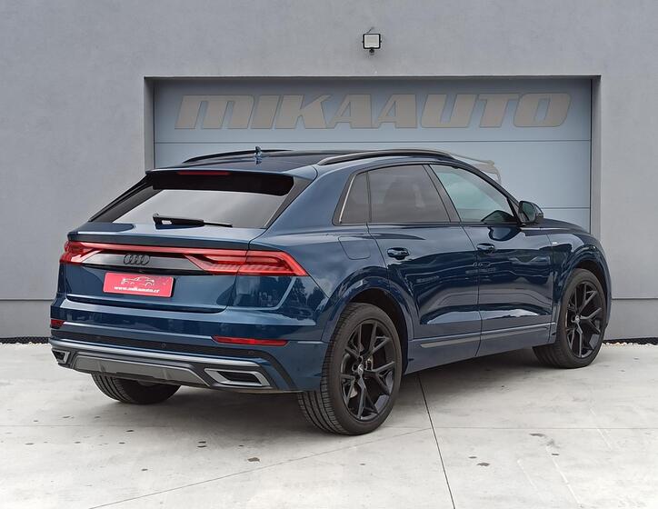 Audi Q8 5