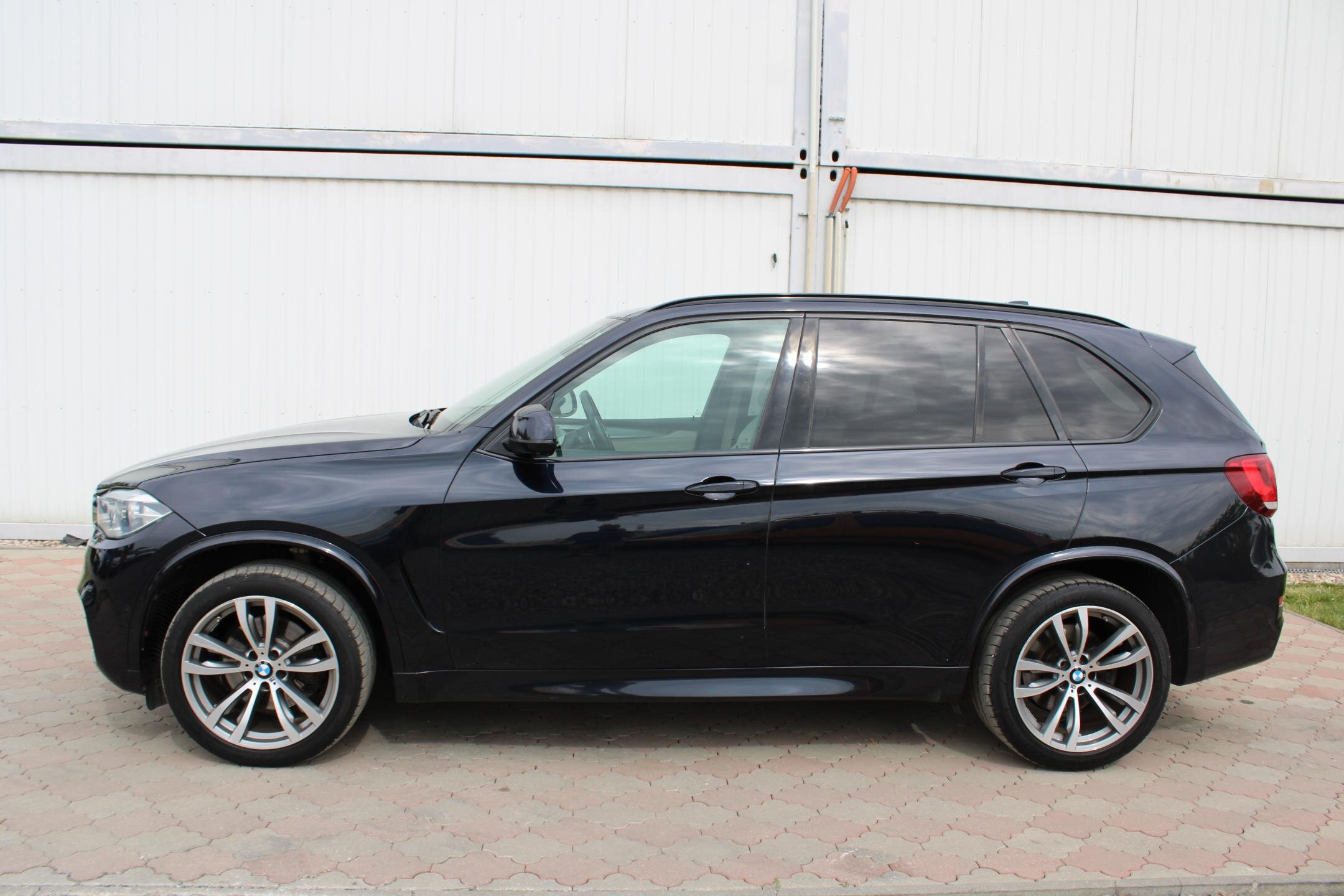 BMW X5 SUV / Terénní 3,0 l 225 kw