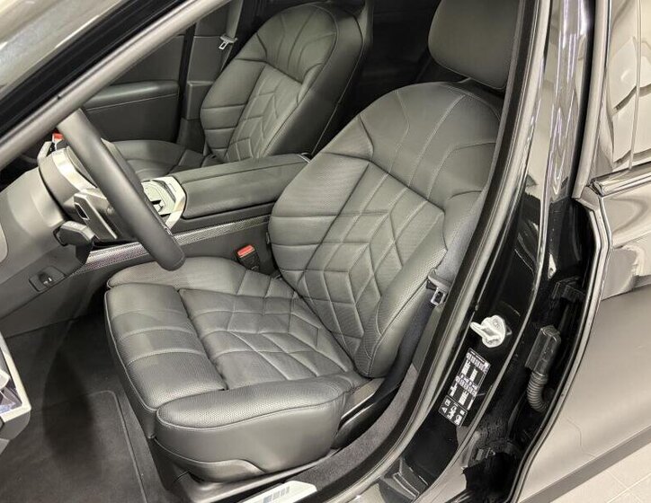 BMW Řada 7 Sedan / Limuzína 3,0 l 220 kw