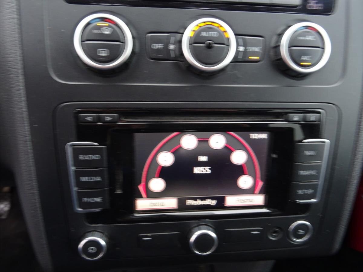 Volkswagen Touran MPV 1,2 l 77 kw