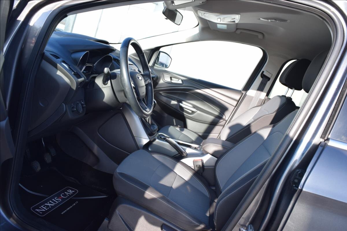 Ford Kuga SUV 1,5 l 88 kw