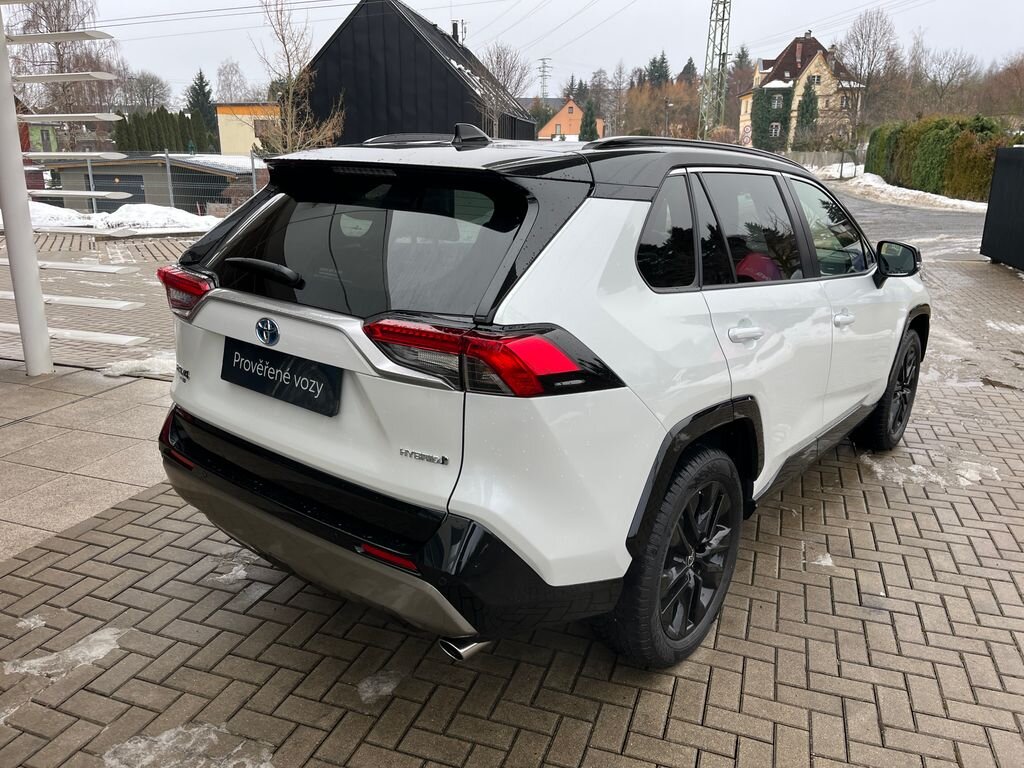 Toyota RAV4 SUV 2,5 l 131 kw