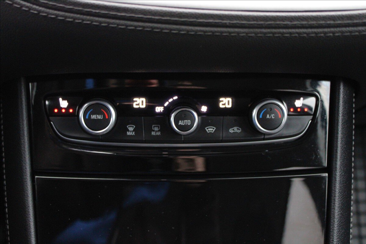 Opel Grandland X SUV / Terénní 1,2 l 96 kw