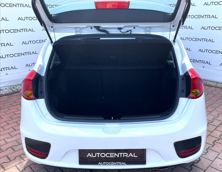 KIA Ceed Hatchback 1,4 l 73 kw