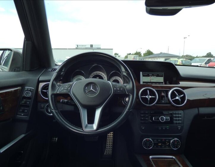 Mercedes-Benz GLK 12