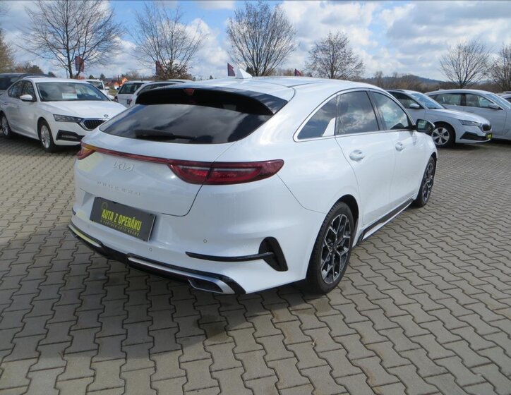 KIA ProCeed Kombi 1,5 l 117 kw