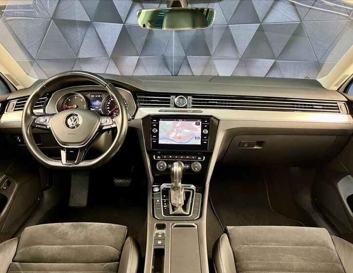 Volkswagen Passat 10