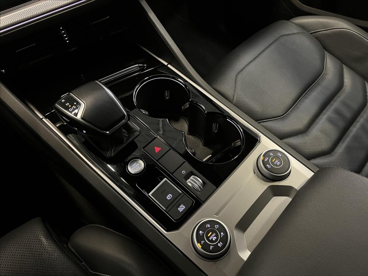 Volkswagen Touareg SUV / Terénní 3,0 l 210 kw