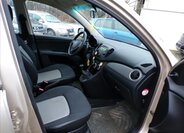 Hyundai i10 15