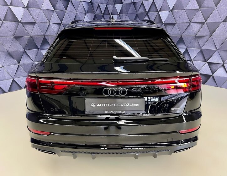 Audi Q8 5