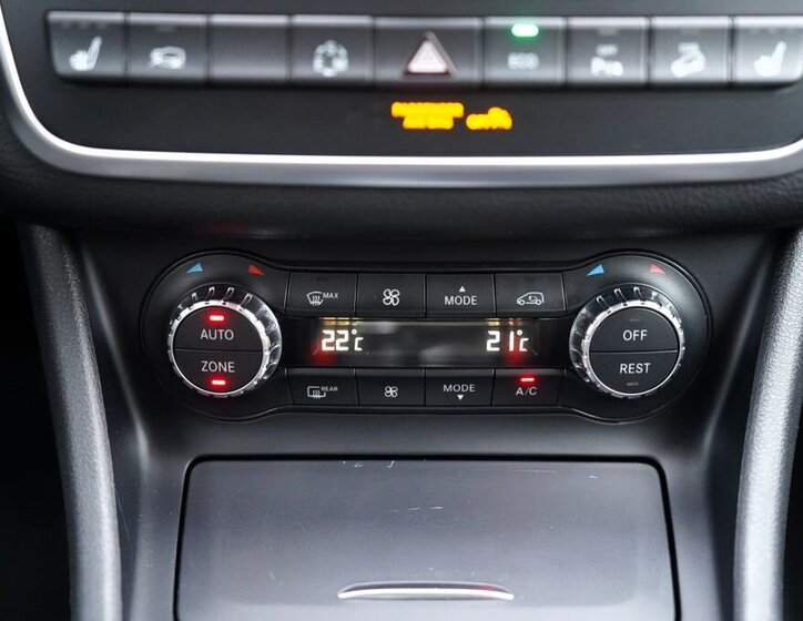 Mercedes-Benz GLA 33