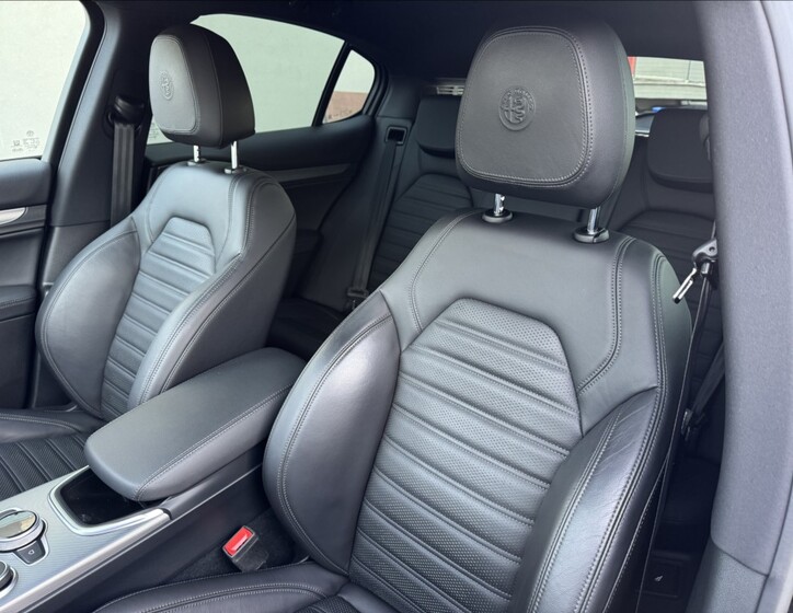 Alfa Romeo Stelvio 22