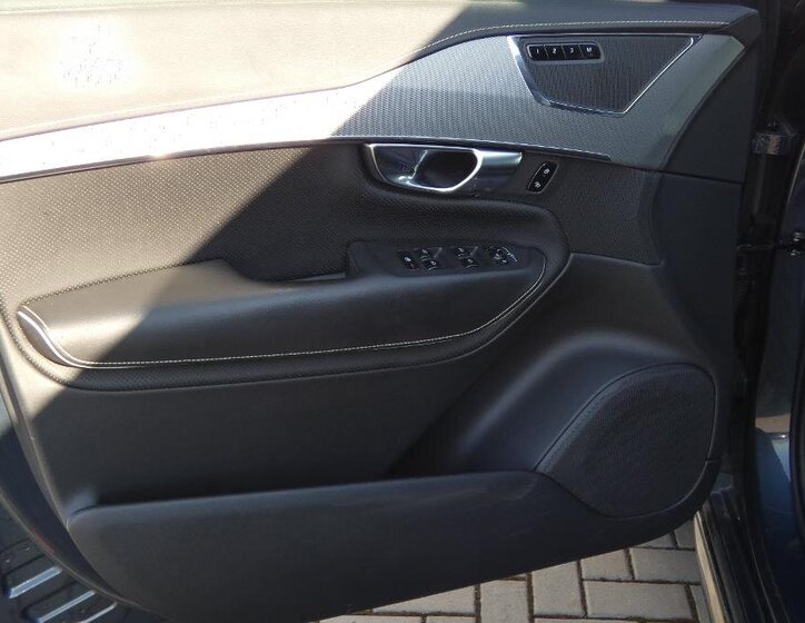 Volvo XC90 SUV / Terénní 2,0 l 173 kw