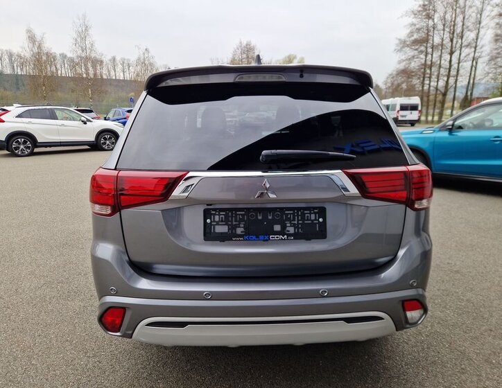 Mitsubishi Outlander SUV / Terénní 2,4 l 165 kw