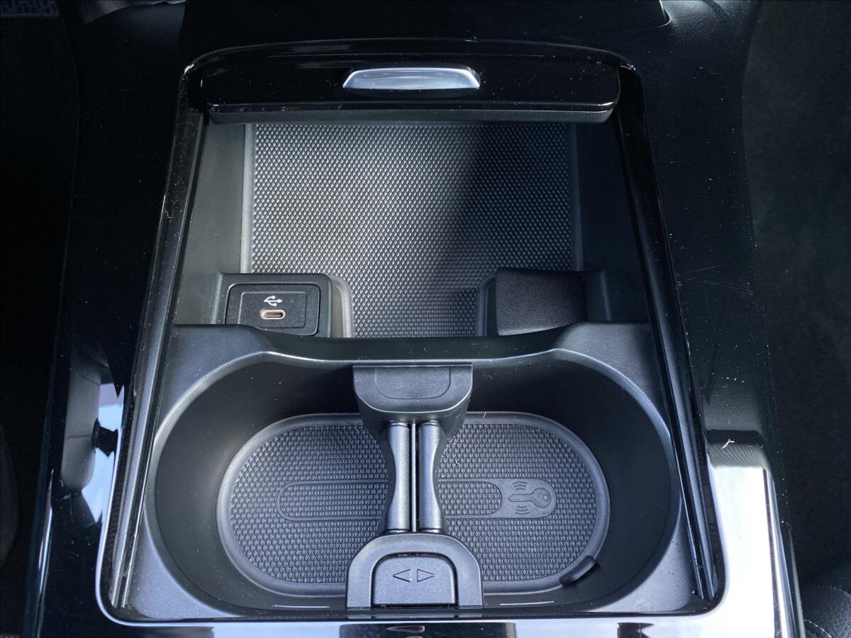 Mercedes-Benz Třídy A Hatchback 1,3 l 120 kw