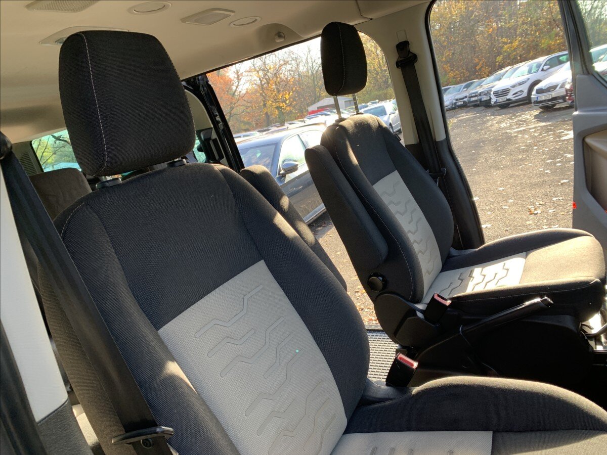 Ford Tourneo Custom VAN / Minibus 2,0 l 125 kw