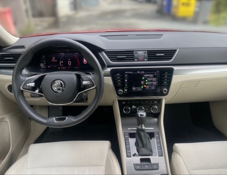 Škoda Superb 9