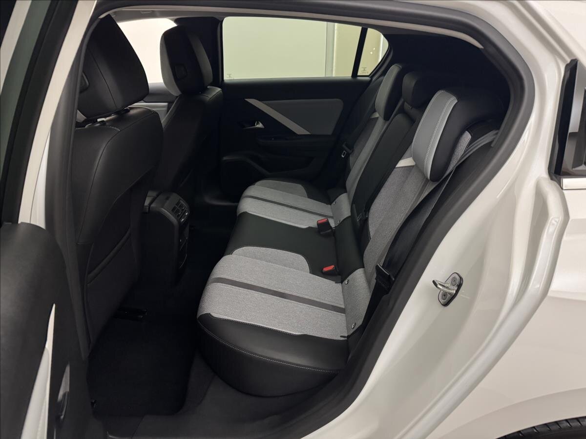 Opel Astra Hatchback 1,2 l 96 kw