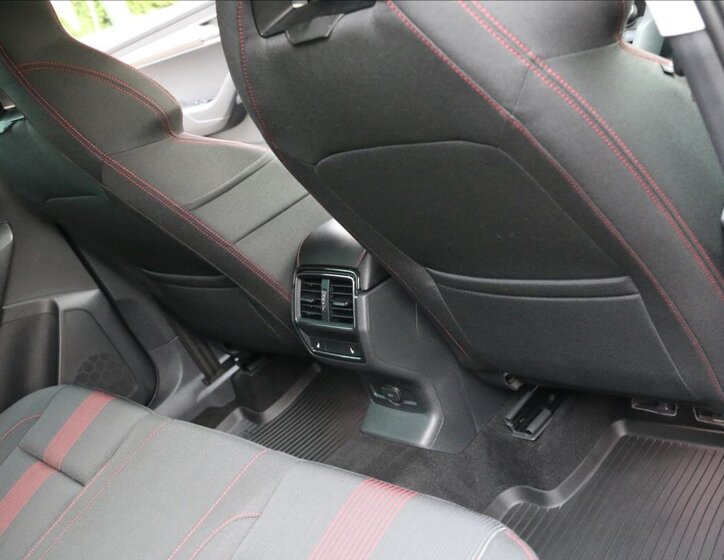 Škoda Karoq Kombi 1,6 l 85 kw